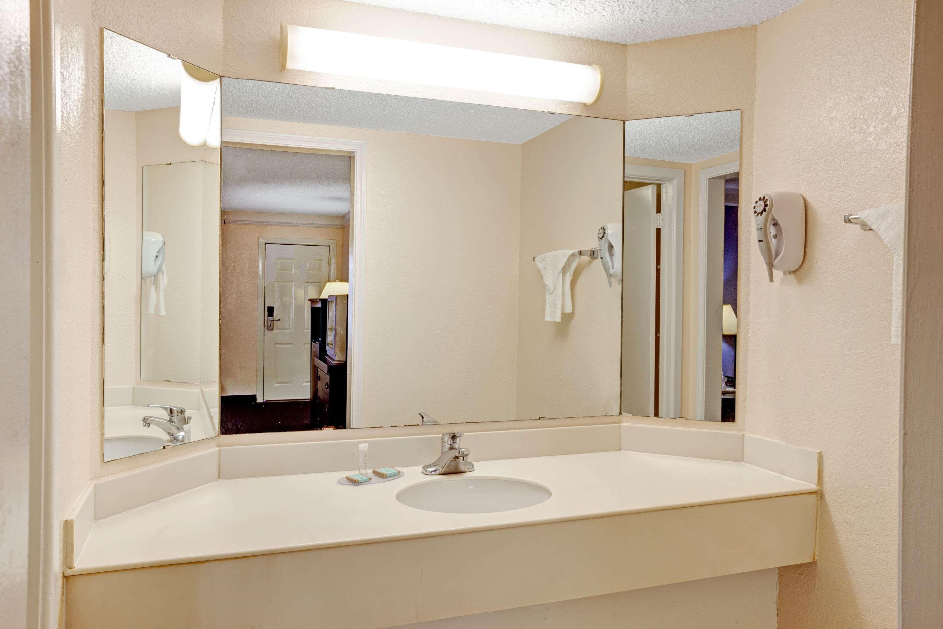 Travelodge By Wyndham North Richland Hills/Dallas/Ft Worth المظهر الخارجي الصورة